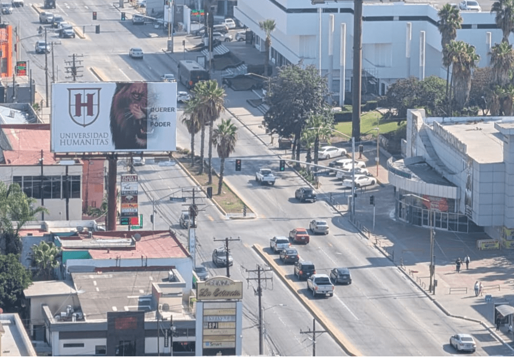 Blvd. Díaz Ordaz, frente a Auditorio TJ MEDIOS EXTERIORES