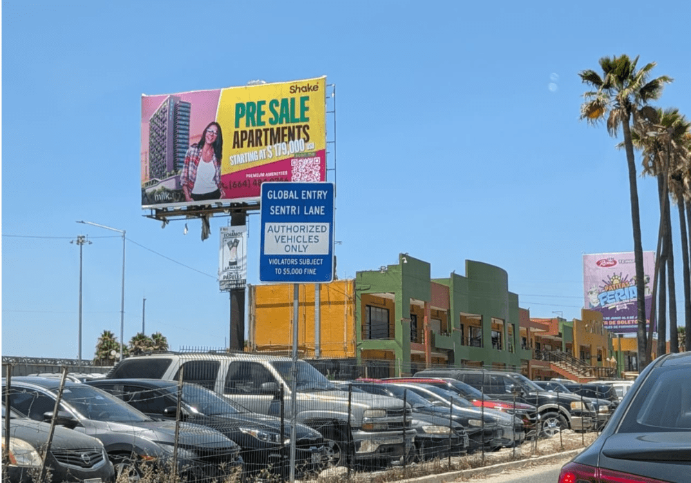 Espectacular en Garita de Otay, Sentri TJ MEDIOS EXTERIORES